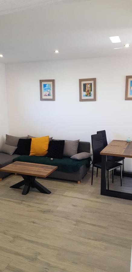 Apartamenty U Wioli I Marcina Łeba Exteriör bild